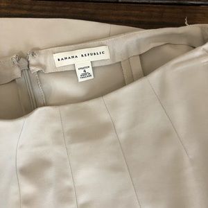 NWOT Banana Republic Pencil Skirt